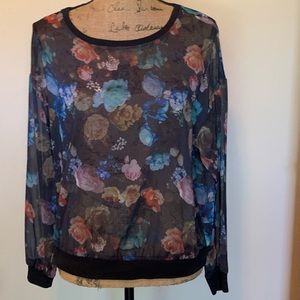 Pretty floral top-NWOT!
